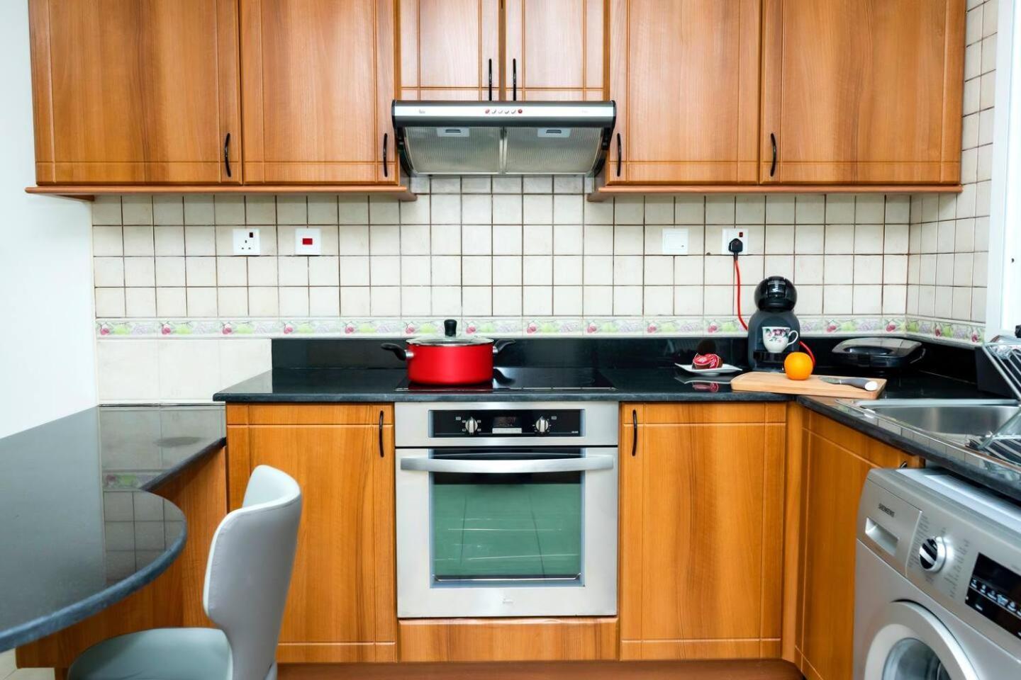 Sea & Palm View Elegant 1 Bedroom Apartment Dubai Exteriör bild